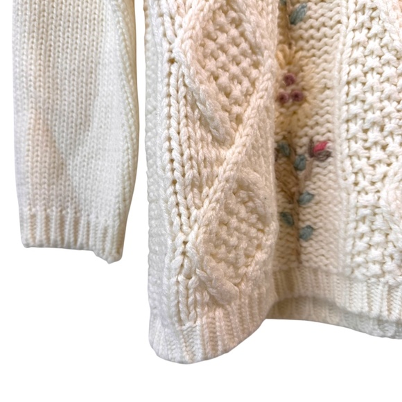 East West | Vintage Floral Cable Knit Sweater | L | Cottagecore | Embroidered - Picture 5 of 15